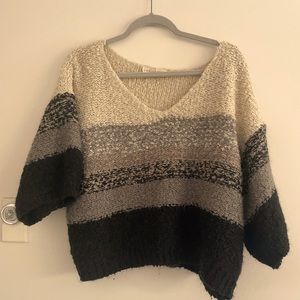 LOVE STITCH size M/L loose quarter length sweater